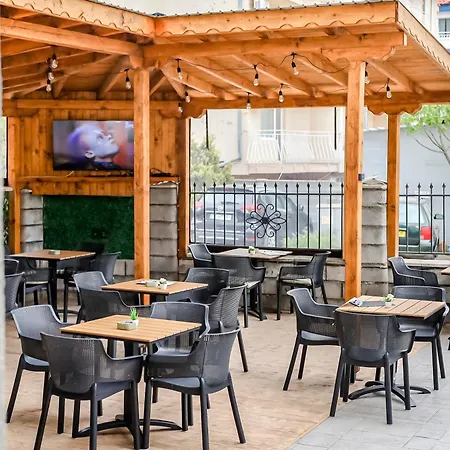 Solea Family & Restaurant L Free Parking