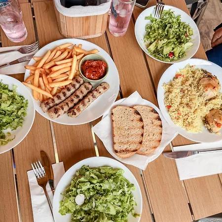 Solea Family & Restaurant L Free Parking فندق رافدا
